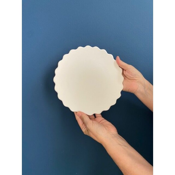 Plato borde curvas VOLDE 23 cm.