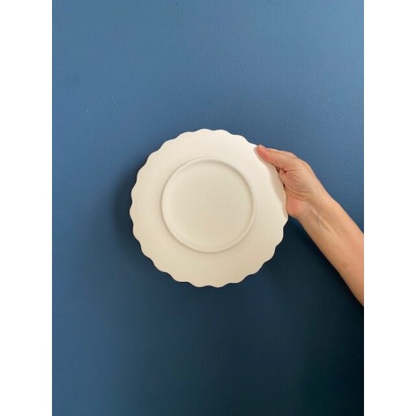 Plato borde curvas VOLDE 23 cm.