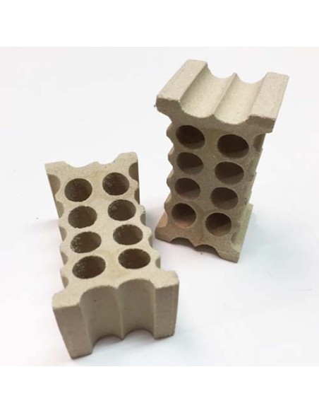 Soporte refractario con agujeros