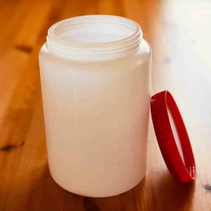 Bote plástico 2l. tapa roja