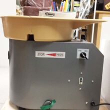 Torno de cerámica Shimpo silencioso y muy potente. De venta en tienda Maprhil