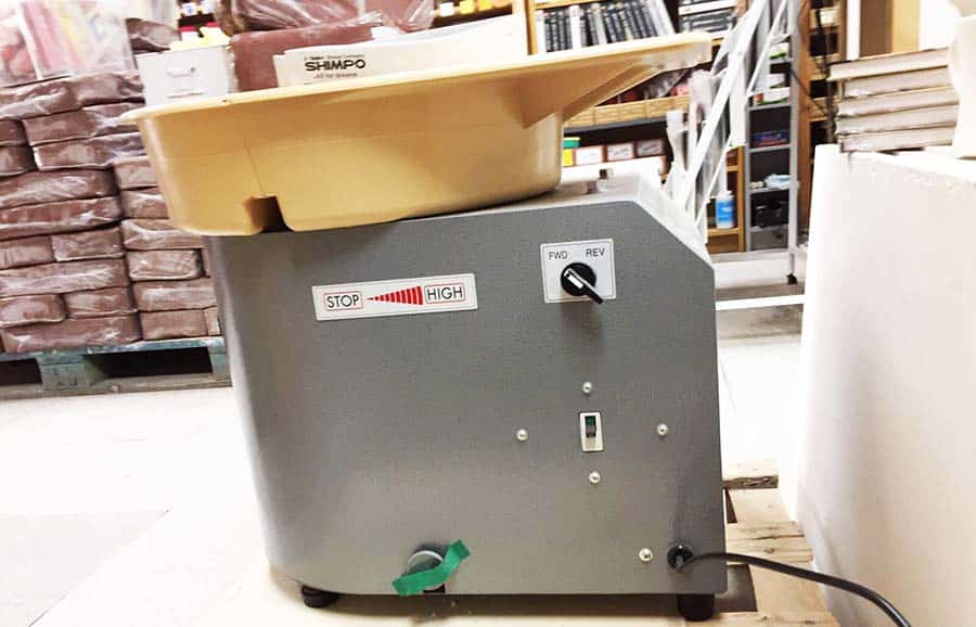 Torno de cerámica Shimpo silencioso y muy potente. De venta en tienda Maprhil